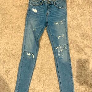 Levi’s 711 Skinny Jeans